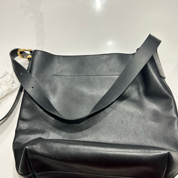 Madewell The Essential Bucket Tote - Picture 7 of 7